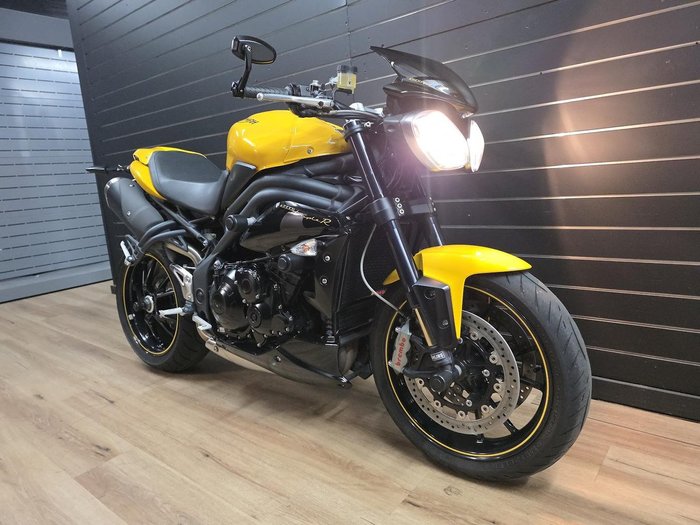 2016 TRIUMPH SPEED 94 Yellow