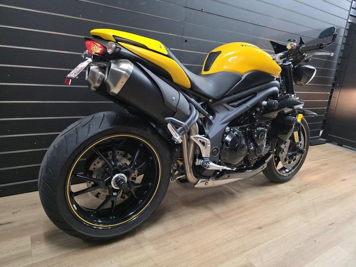 2016 TRIUMPH SPEED 94 Yellow