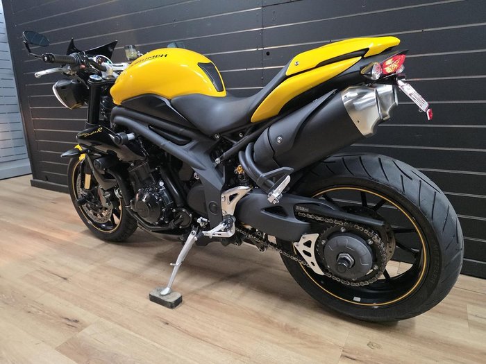2016 TRIUMPH SPEED 94 Yellow