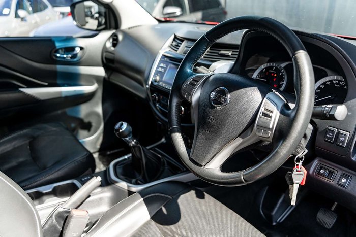 2016 Nissan Navara ST