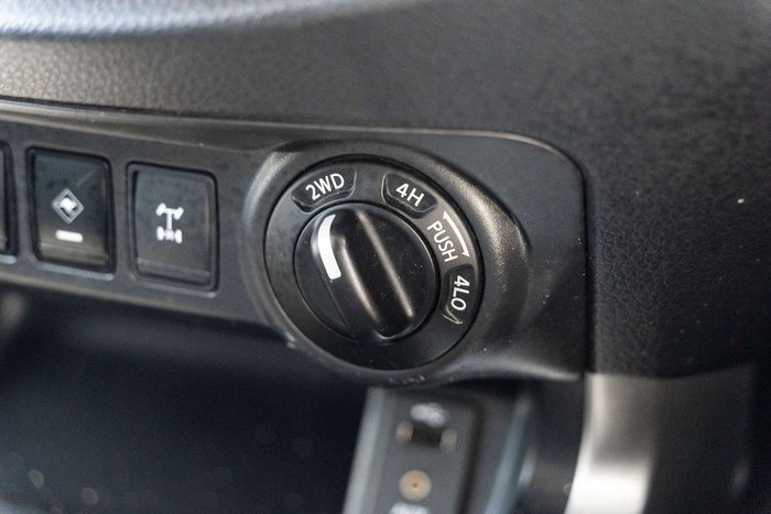 2016 Nissan Navara ST