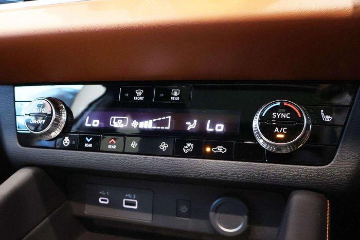 2025 Mitsubishi Outlander PHEV Exceed Tourer