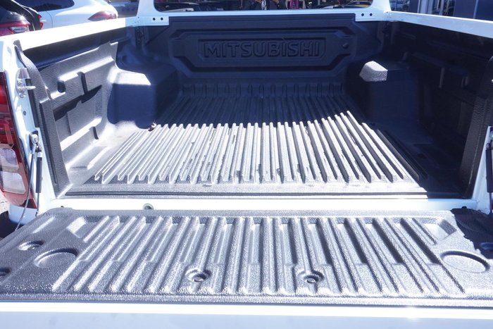 2025 Mitsubishi Triton GLS