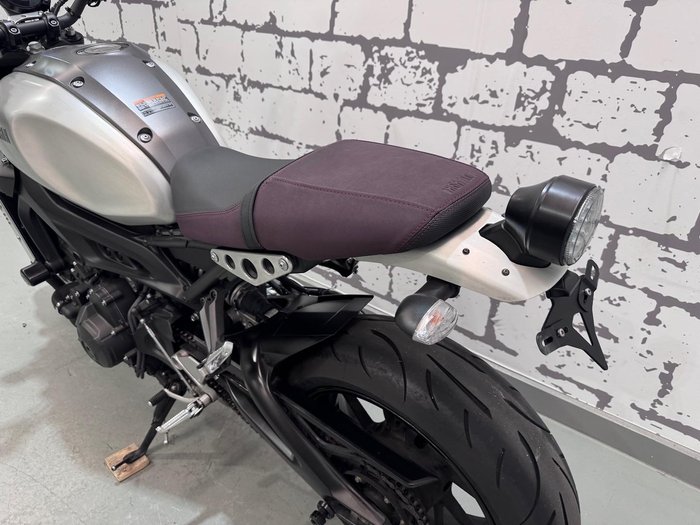 2016 Yamaha XSR900 XSR Silver