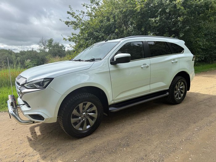 2022 Isuzu MU-X LS-U