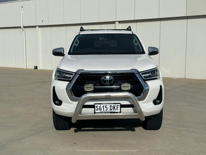 2021 Toyota Hilux SR5