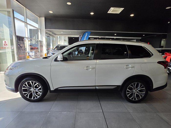 2017 Mitsubishi Outlander LS Safety Pack