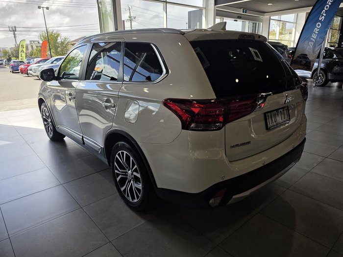 2017 Mitsubishi Outlander LS Safety Pack