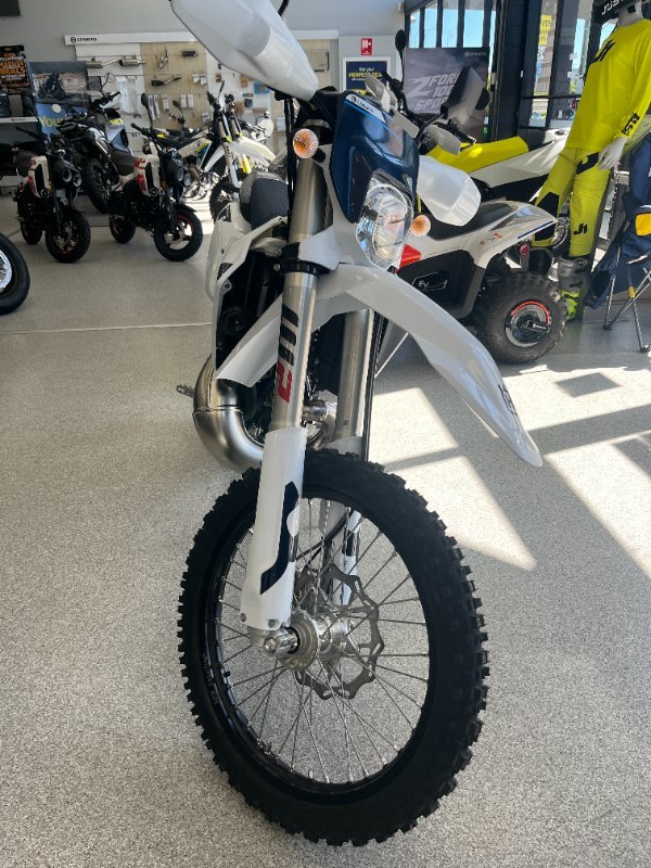 2026 HUSQVARNA TE300 WHITE