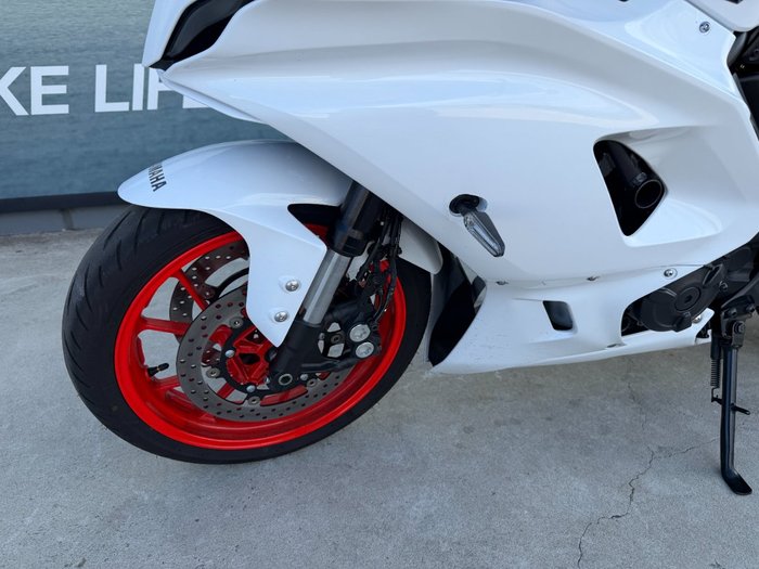 2023 Yamaha YZF-R7LA White