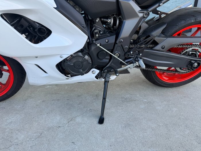 2023 Yamaha YZF-R7LA White