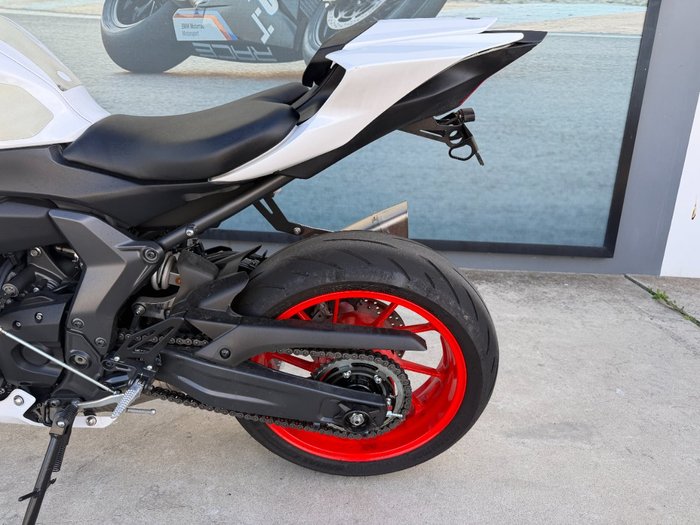 2023 Yamaha YZF-R7LA White