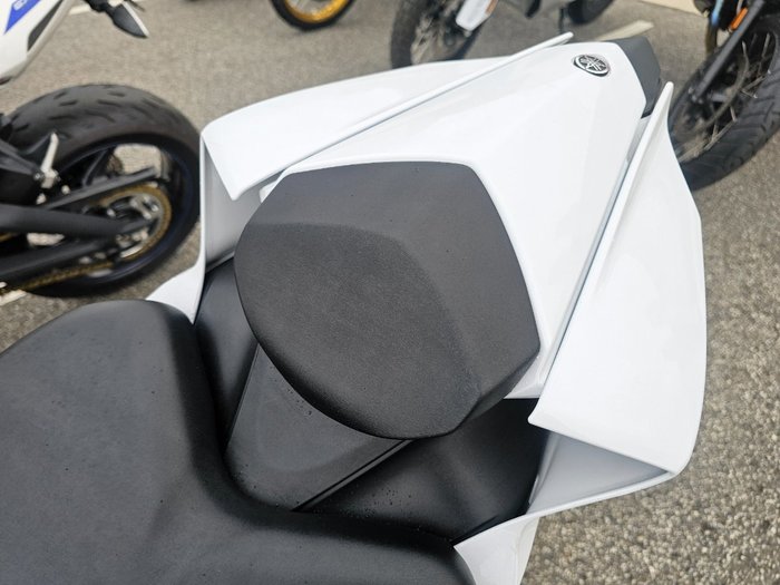 2023 Yamaha YZF-R7LA White