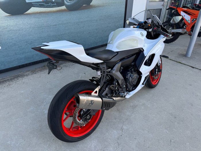 2023 Yamaha YZF-R7LA White