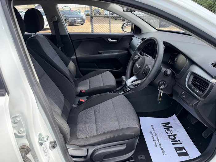 2024 KIA STONIC S YB MY24 White