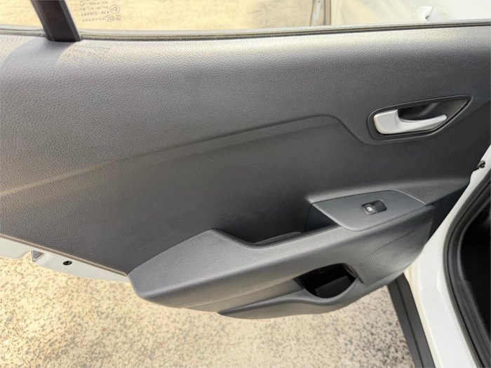 2024 KIA STONIC S YB MY24 White