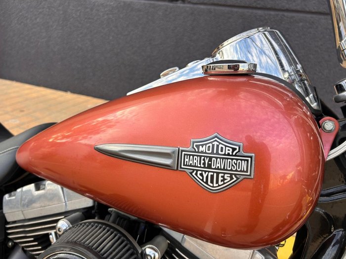 2011 Harley-Davidson Dyna Fat Bob 103 (FXDF) Dyna Orange