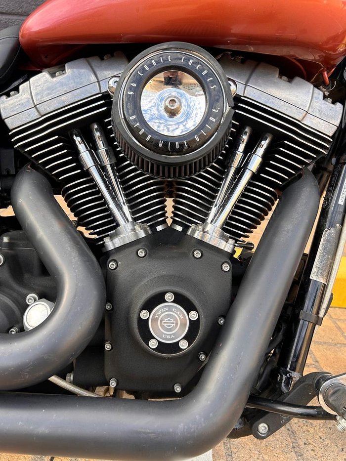 2011 Harley-Davidson Dyna Fat Bob 103 (FXDF) Dyna Orange