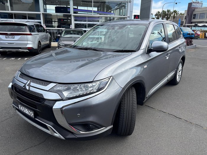 2021 Mitsubishi Outlander ES