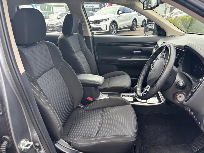 2021 Mitsubishi Outlander ES