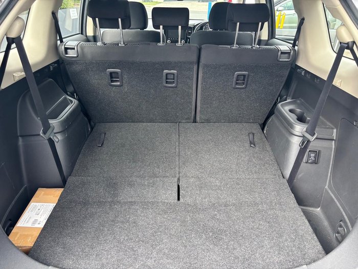 2021 Mitsubishi Outlander ES