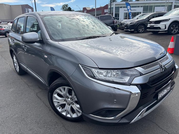 2021 Mitsubishi Outlander ES