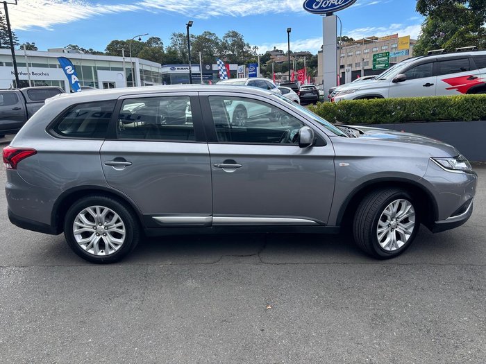 2021 Mitsubishi Outlander ES