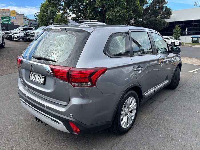 2021 Mitsubishi Outlander ES
