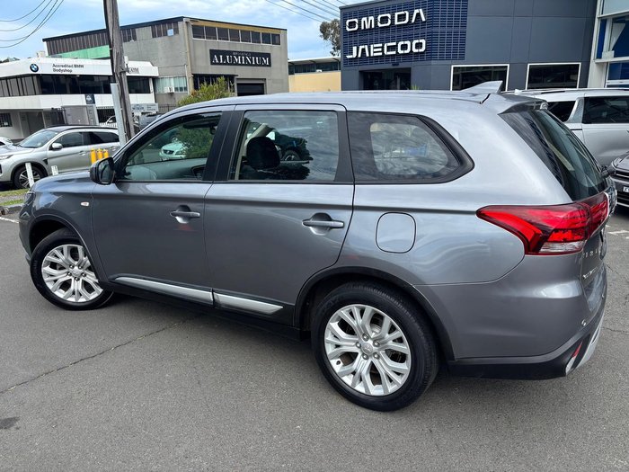 2021 Mitsubishi Outlander ES