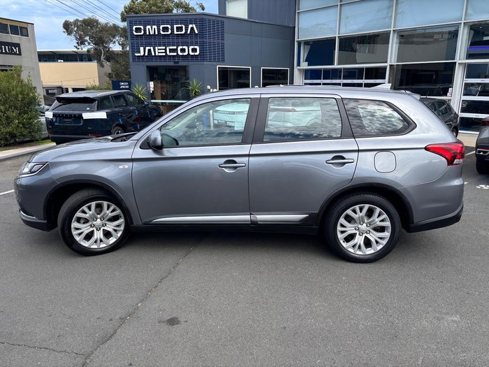 2021 Mitsubishi Outlander ES