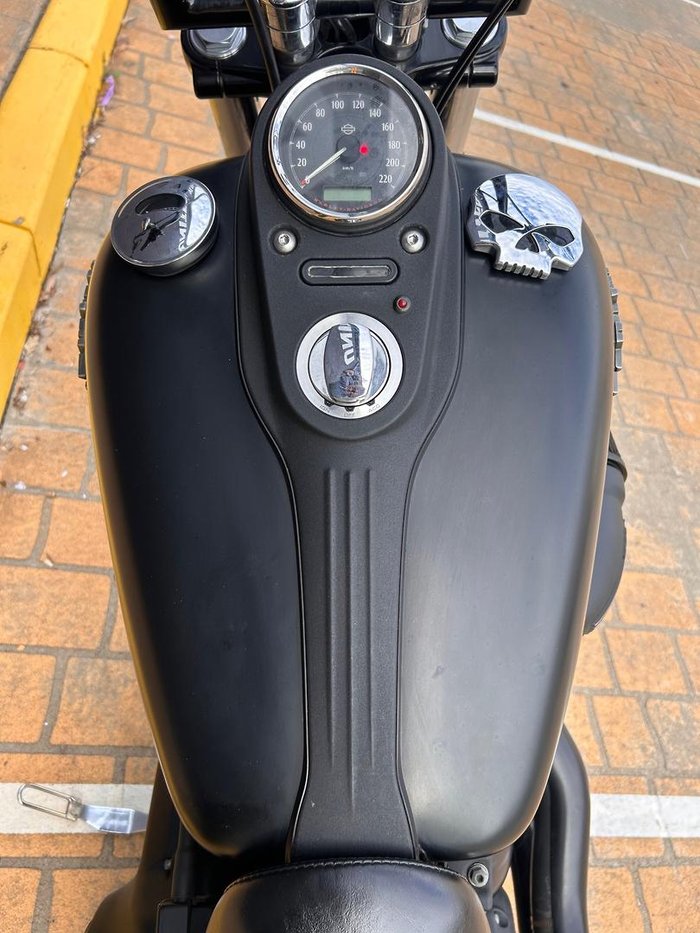 2015 Harley-Davidson Dyna Street Bob Special (FXDBC) Dyna Black