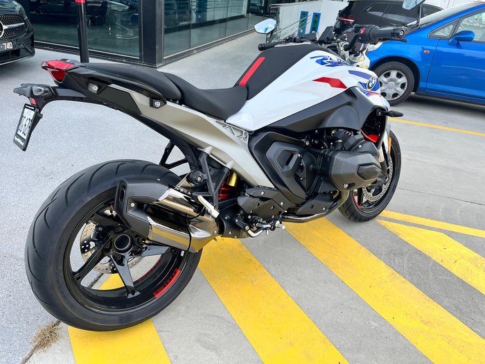 2025 BMW