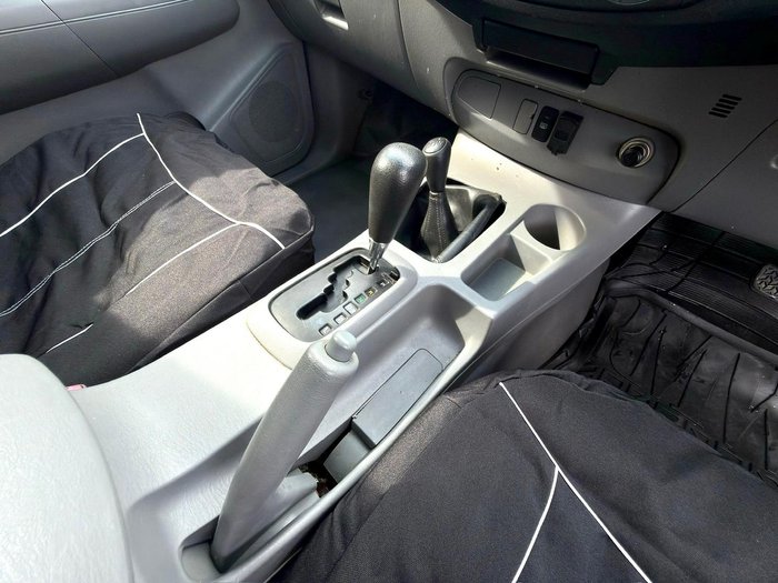 2010 Toyota Hilux SR KUN26R MY10 4X4 Glacier White