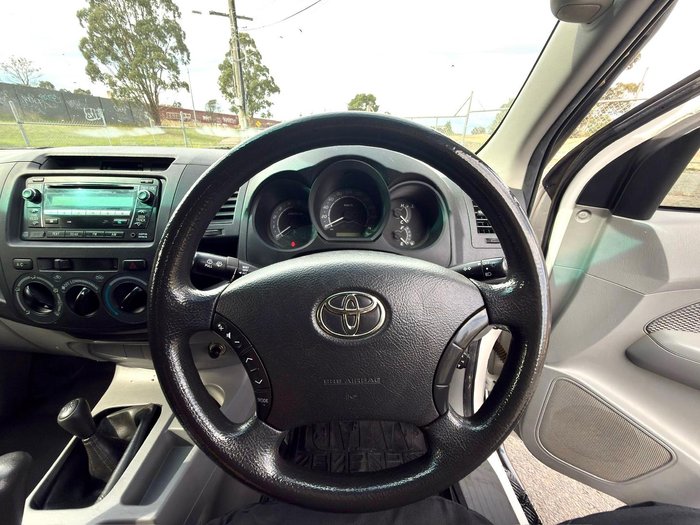 2010 Toyota Hilux SR KUN26R MY10 4X4 Glacier White