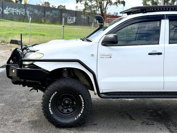 2010 Toyota Hilux SR KUN26R MY10 4X4 Glacier White