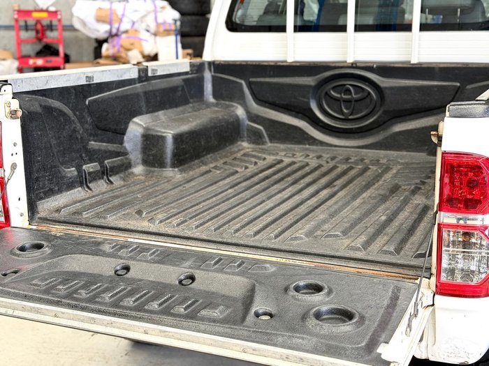 2011 Toyota Hilux Workmate KUN26R MY12 4X4 Glacier White