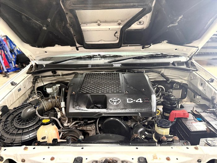 2011 Toyota Hilux Workmate KUN26R MY12 4X4 Glacier White