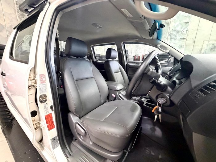 2011 Toyota Hilux Workmate KUN26R MY12 4X4 Glacier White