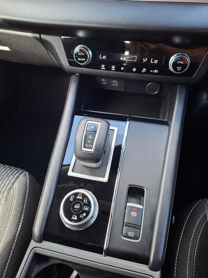 2023 Mitsubishi Outlander ES