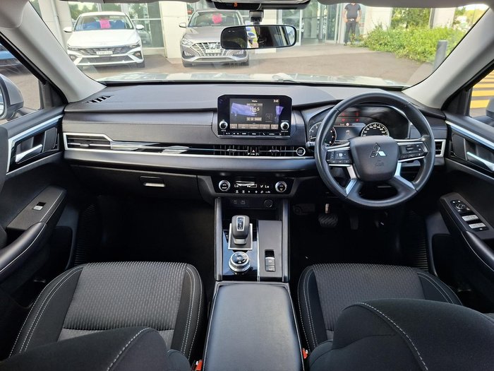 2023 Mitsubishi Outlander ES