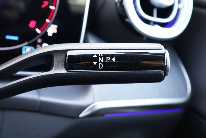 2025 Mercedes-Benz GLC-Class GLC300