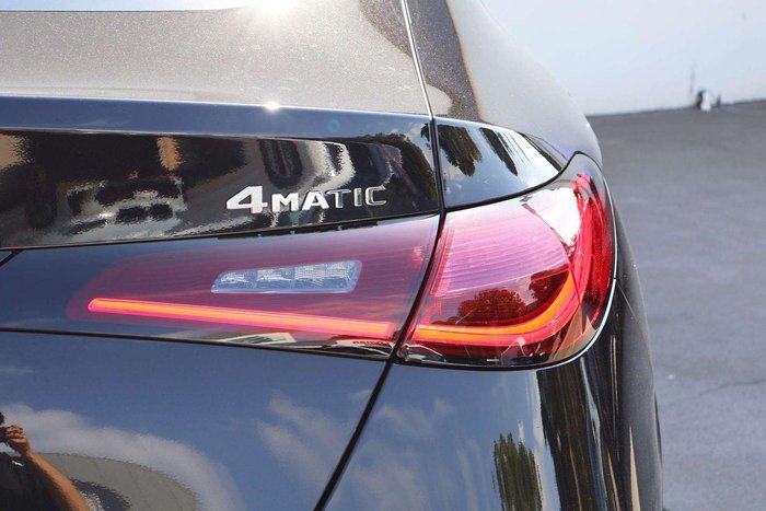 2025 Mercedes-Benz GLC-Class GLC300