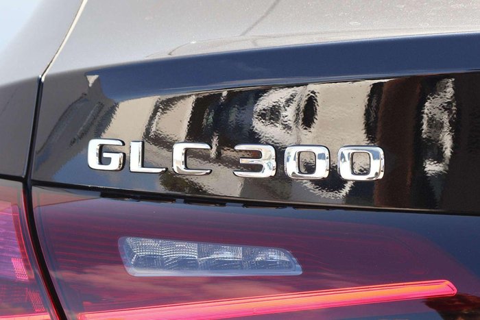 2025 Mercedes-Benz GLC-Class GLC300