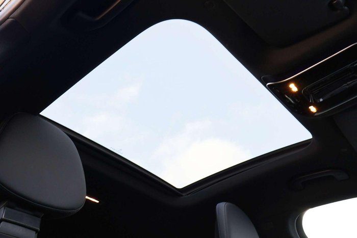 2025 Mercedes-Benz GLC-Class GLC300