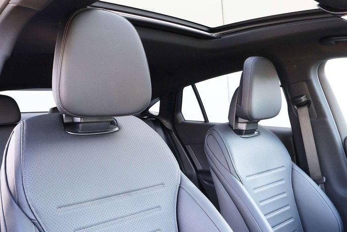 2025 Mercedes-Benz GLC-Class GLC300