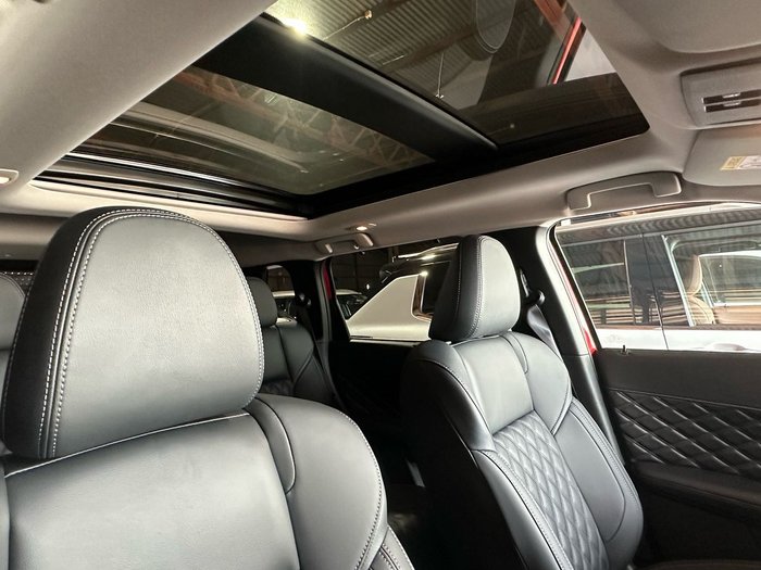 2025 Mitsubishi Outlander PHEV Exceed Tourer