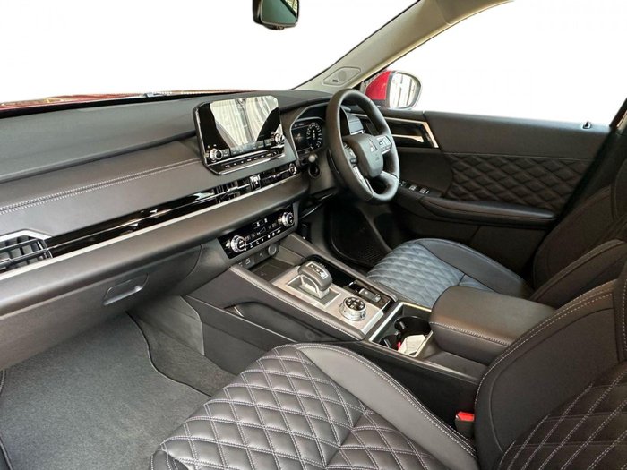 2025 Mitsubishi Outlander Exceed