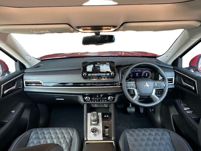 2025 Mitsubishi Outlander PHEV Exceed Tourer