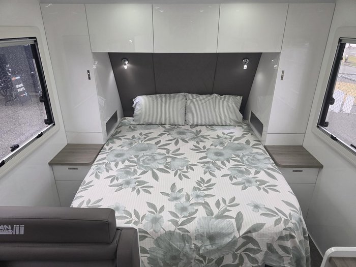 2026 Urban Caravans Tuff 18'6 Cafe Dinette