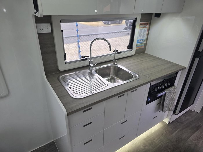 2026 Urban Caravans Tuff 18'6 Cafe Dinette